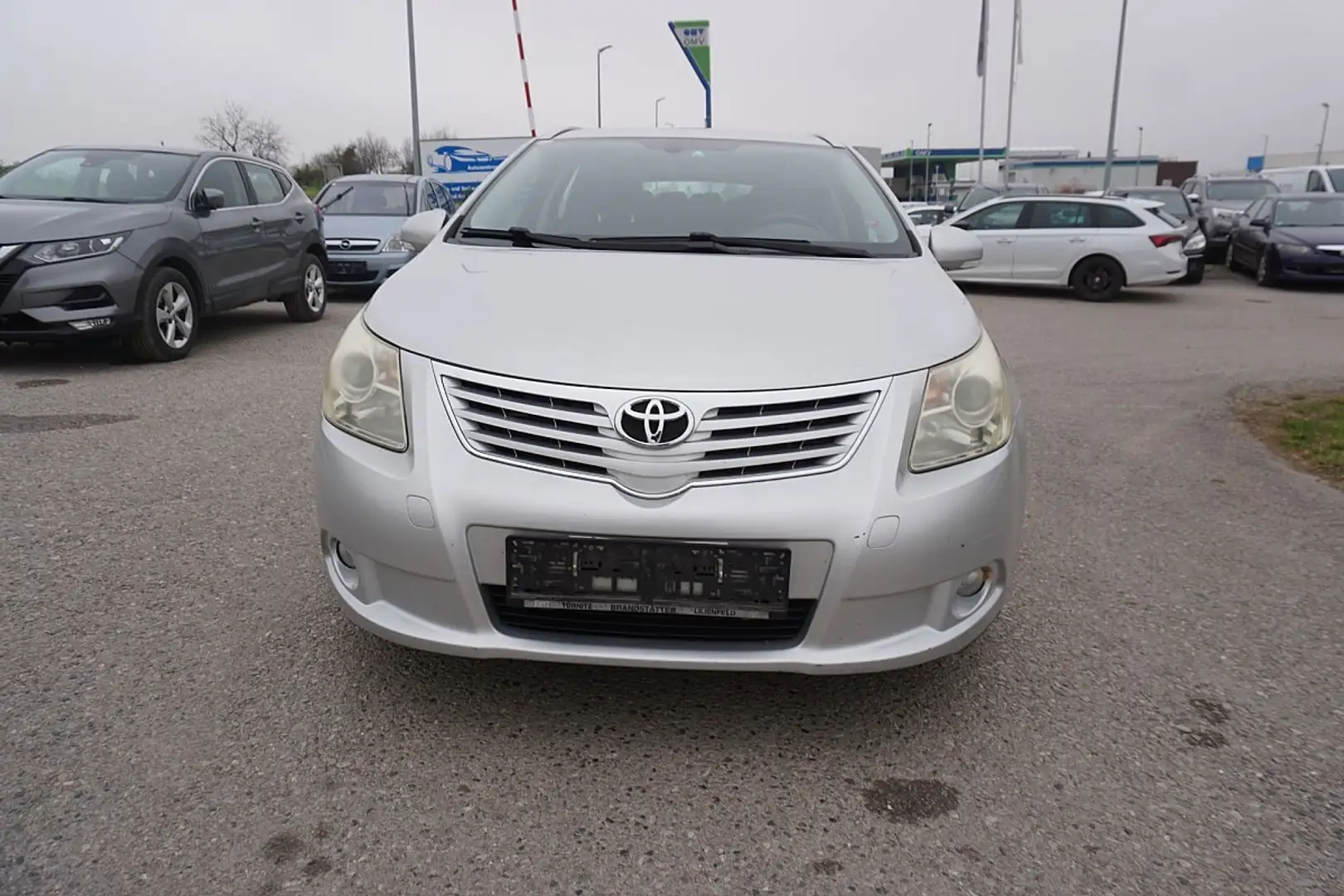 Toyota Avensis 2,0 D4-D 125 DPF Comfort Grau - 2