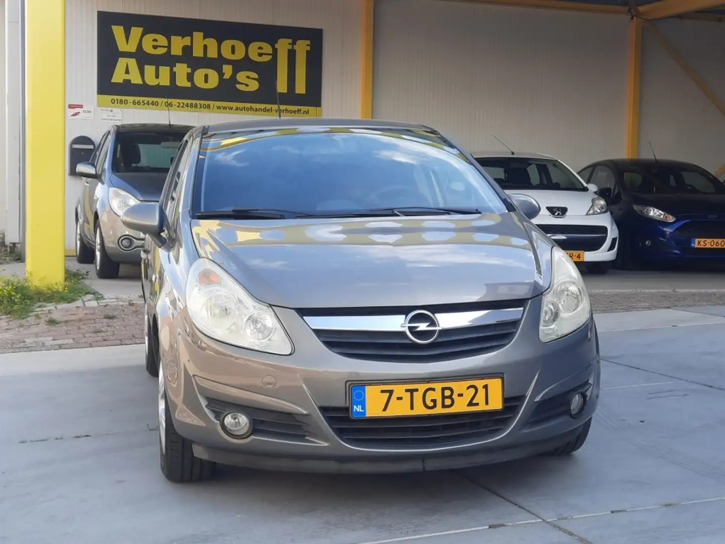Opel Corsa 1.4-16V COSMO Beige - 1