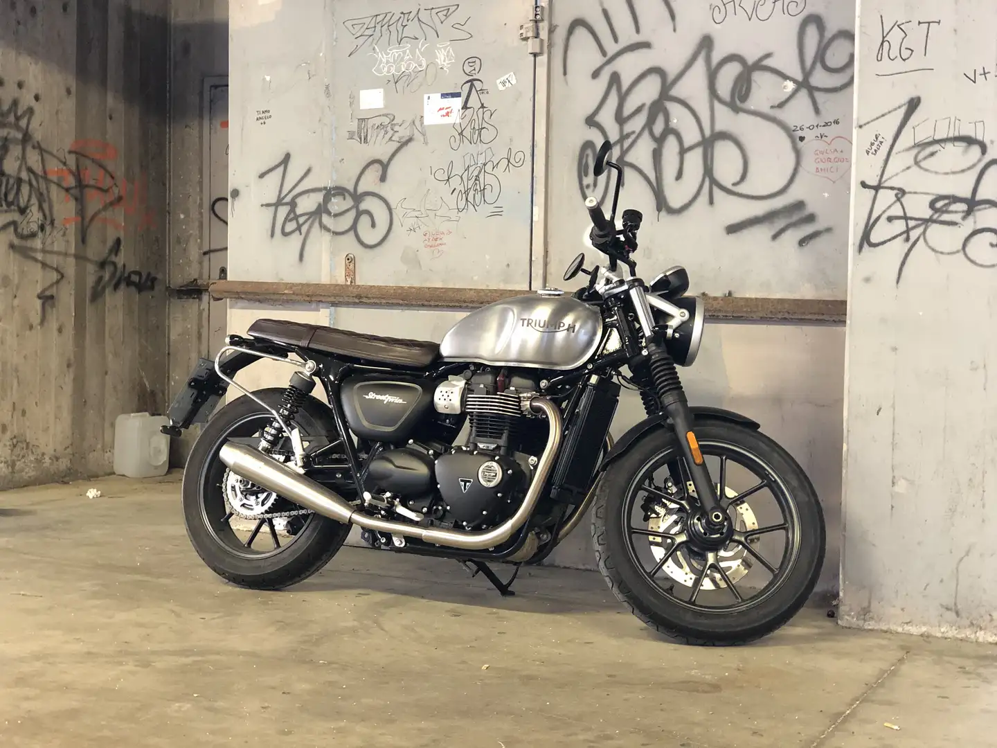 Triumph Street Twin - 2
