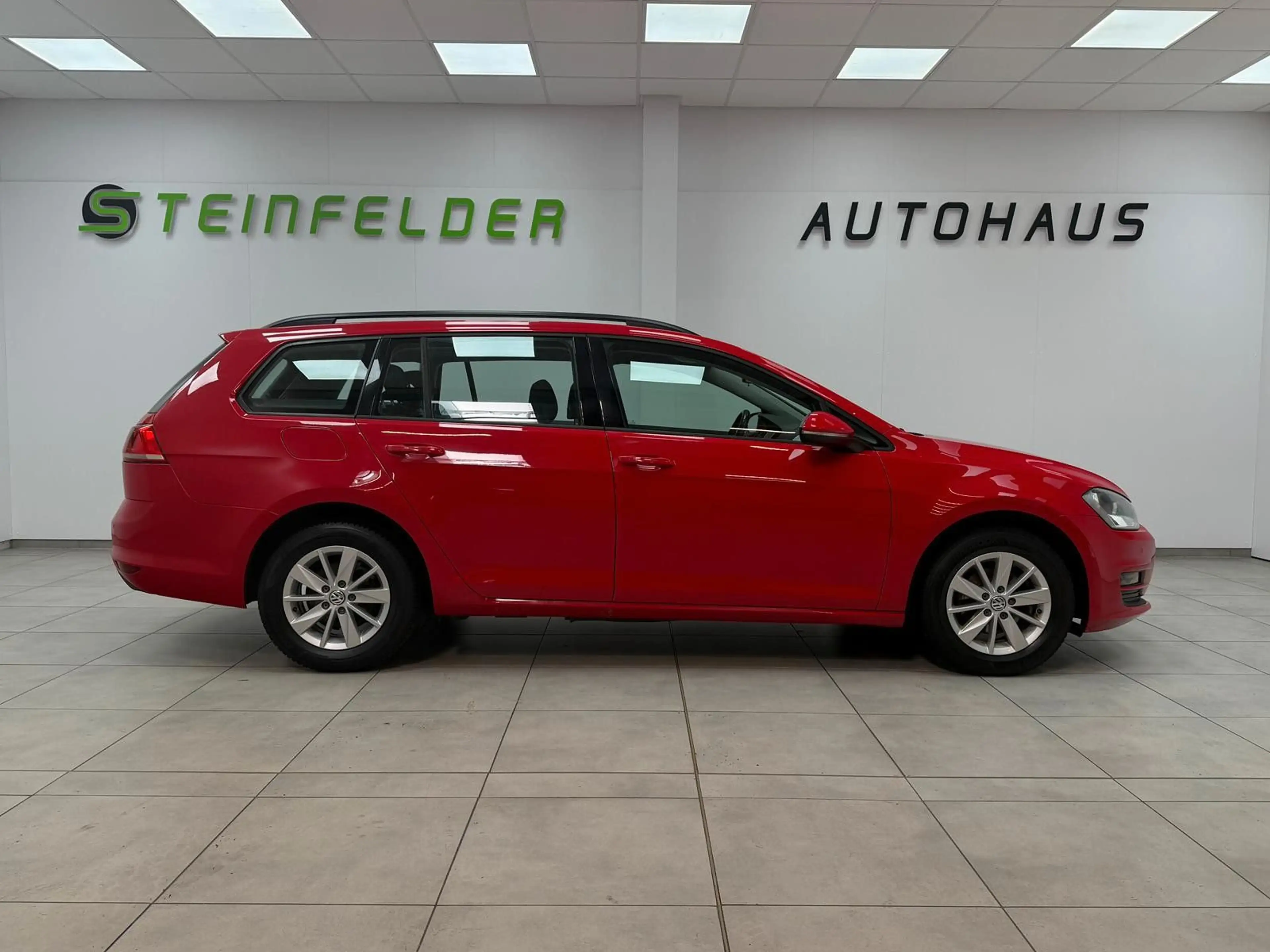 Volkswagen Golf VII 1.2TSI Variant / AHK / KLIMA / LM-FELGE — photo 4