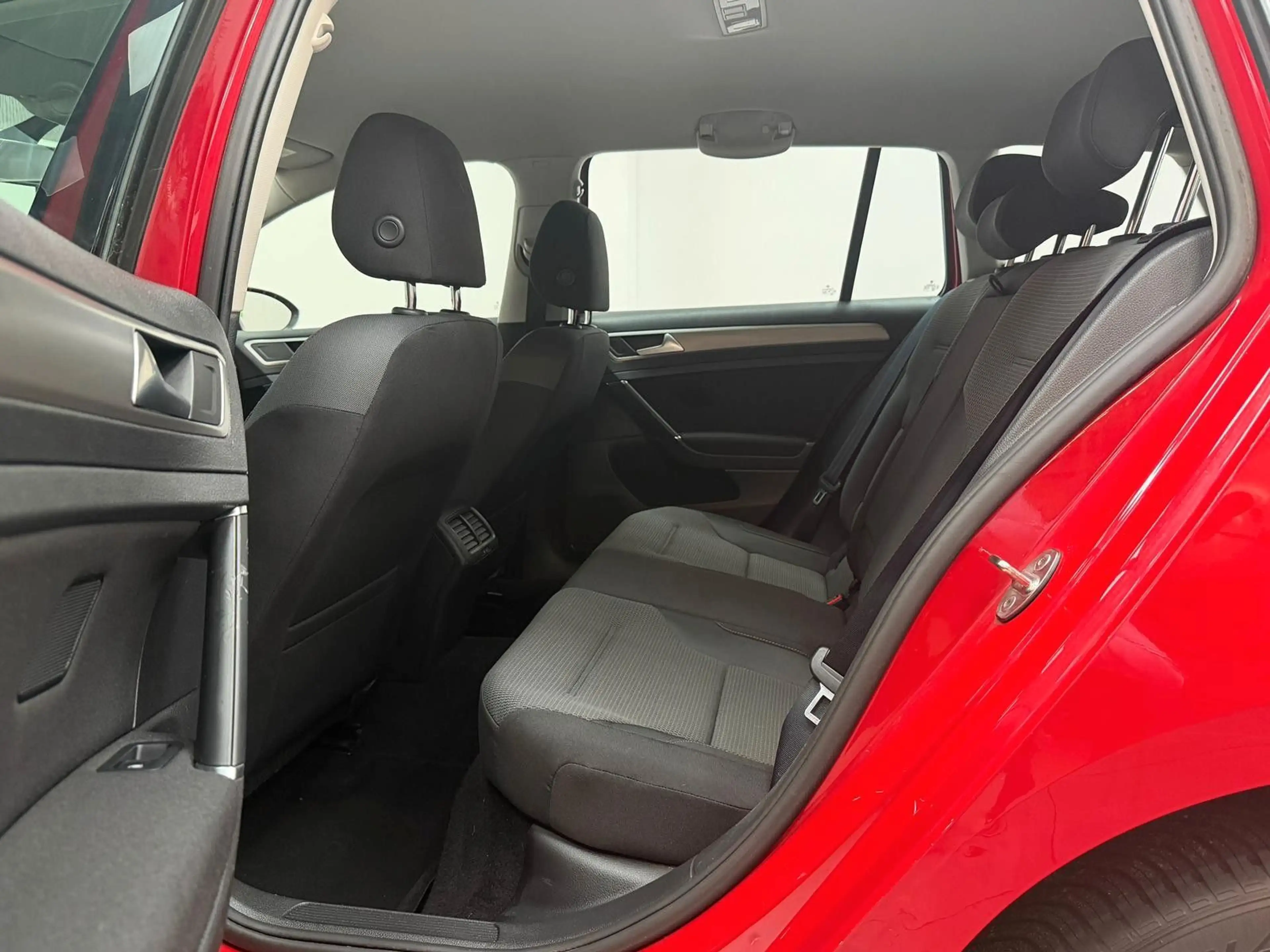Volkswagen Golf VII 1.2TSI Variant / AHK / KLIMA / LM-FELGE — photo 13