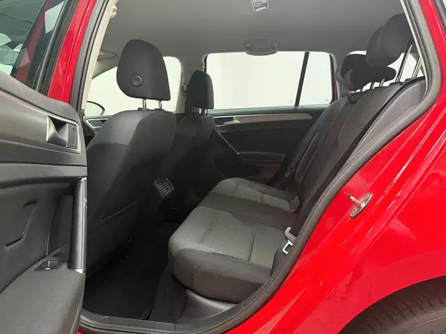 Volkswagen Golf view 13