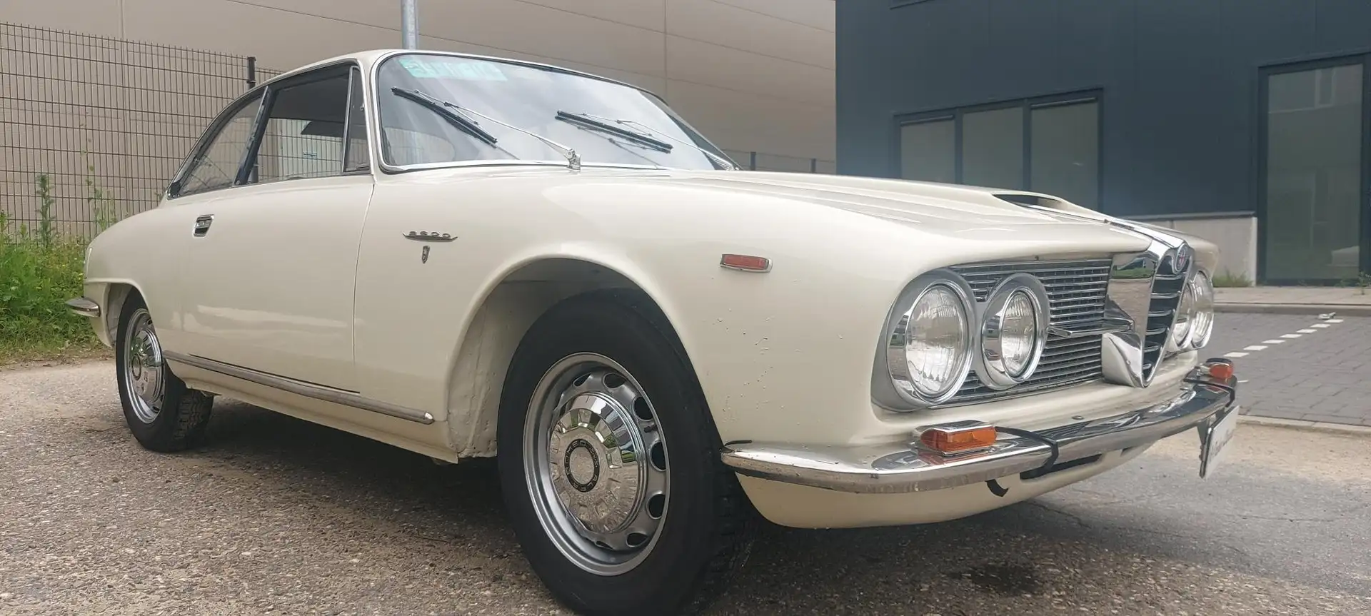 Alfa Romeo 2600 Sprint Alb - 2