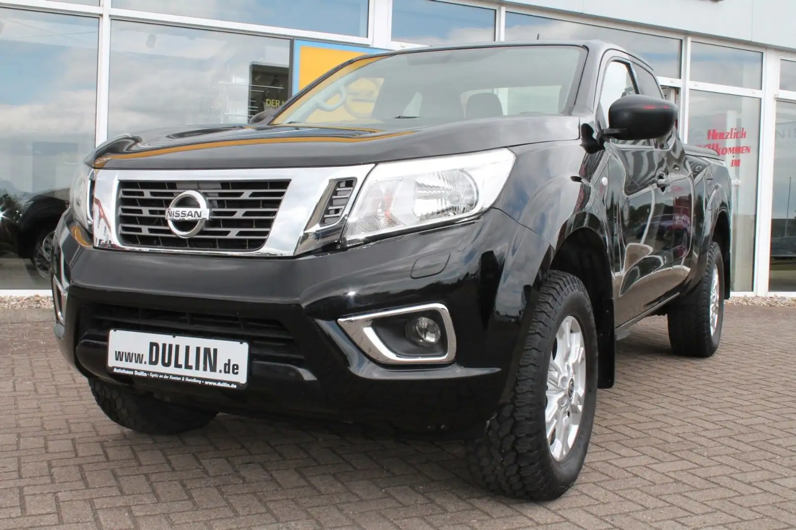 Nissan Navara 2,3 dCi King Cab 4x4 Laderaumabdeckung Black - 1