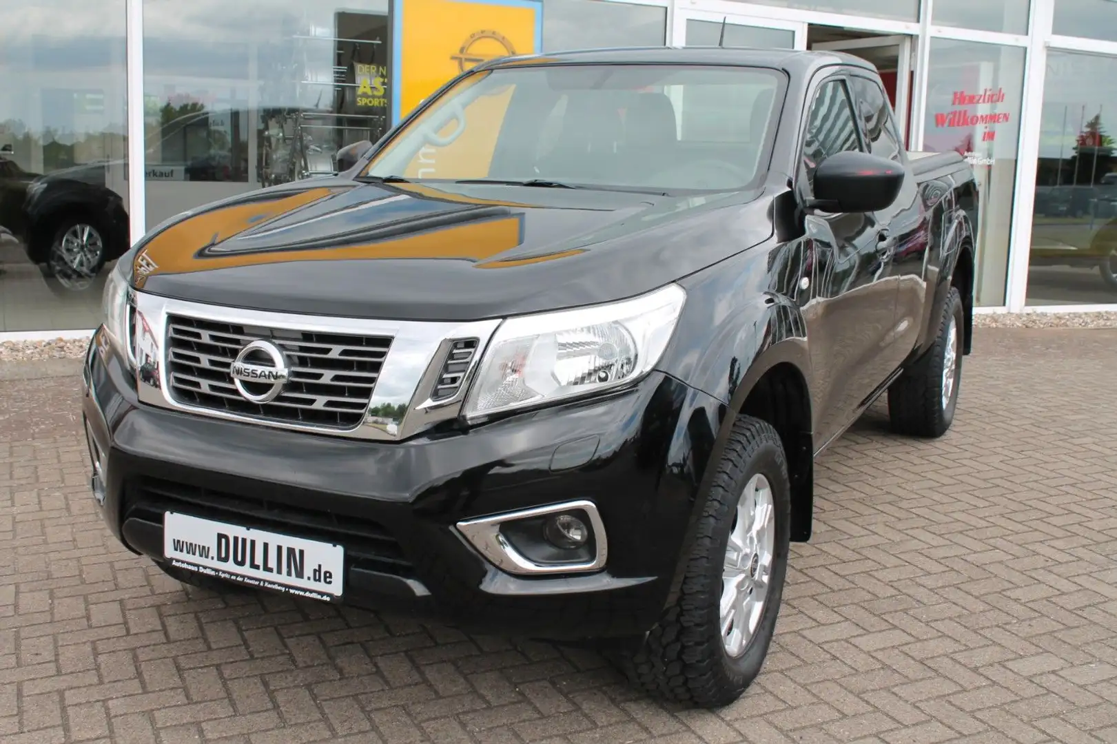 Nissan Navara 2,3 dCi King Cab 4x4 Laderaumabdeckung Black - 2