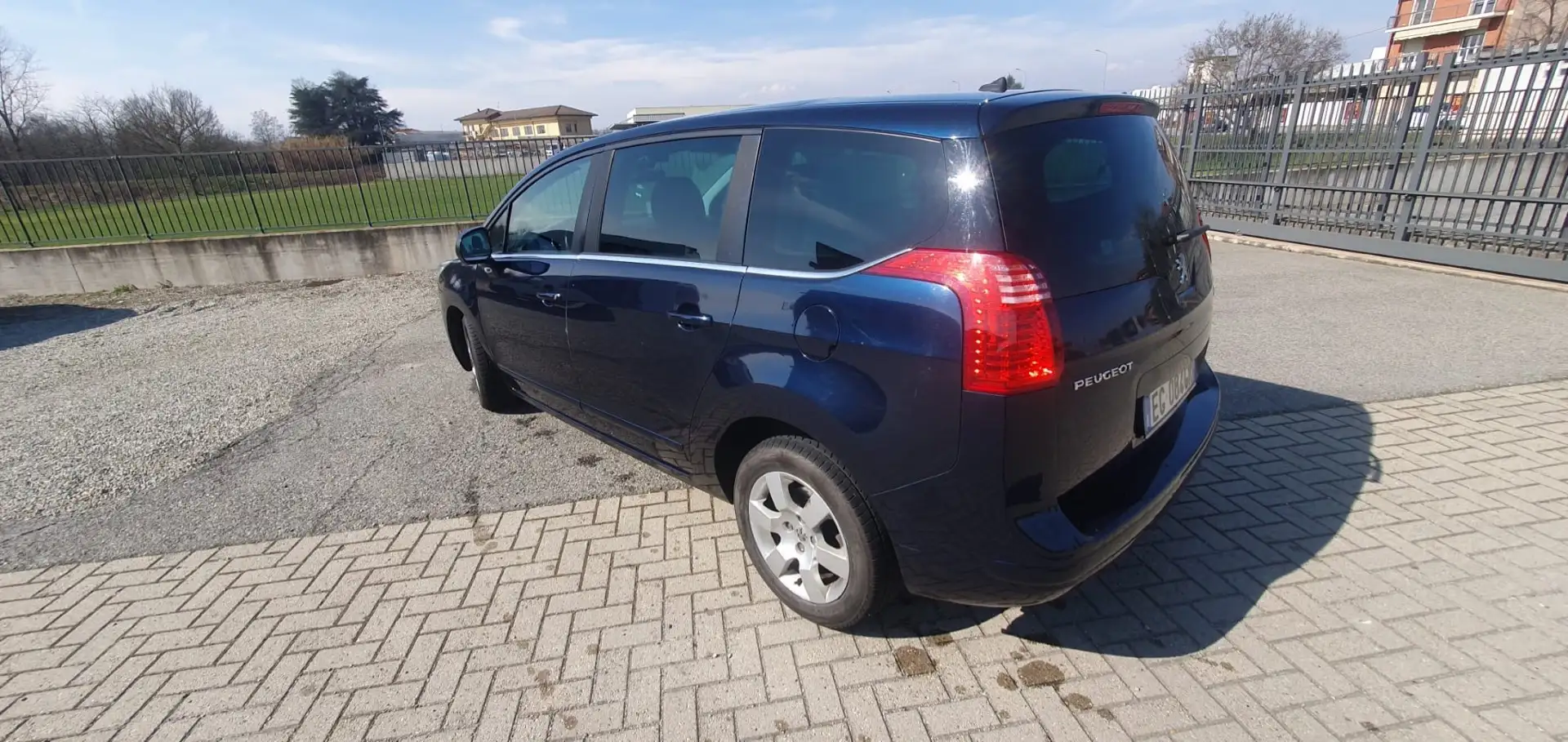 Peugeot 5008 2.0 hdi 16v Business - 1