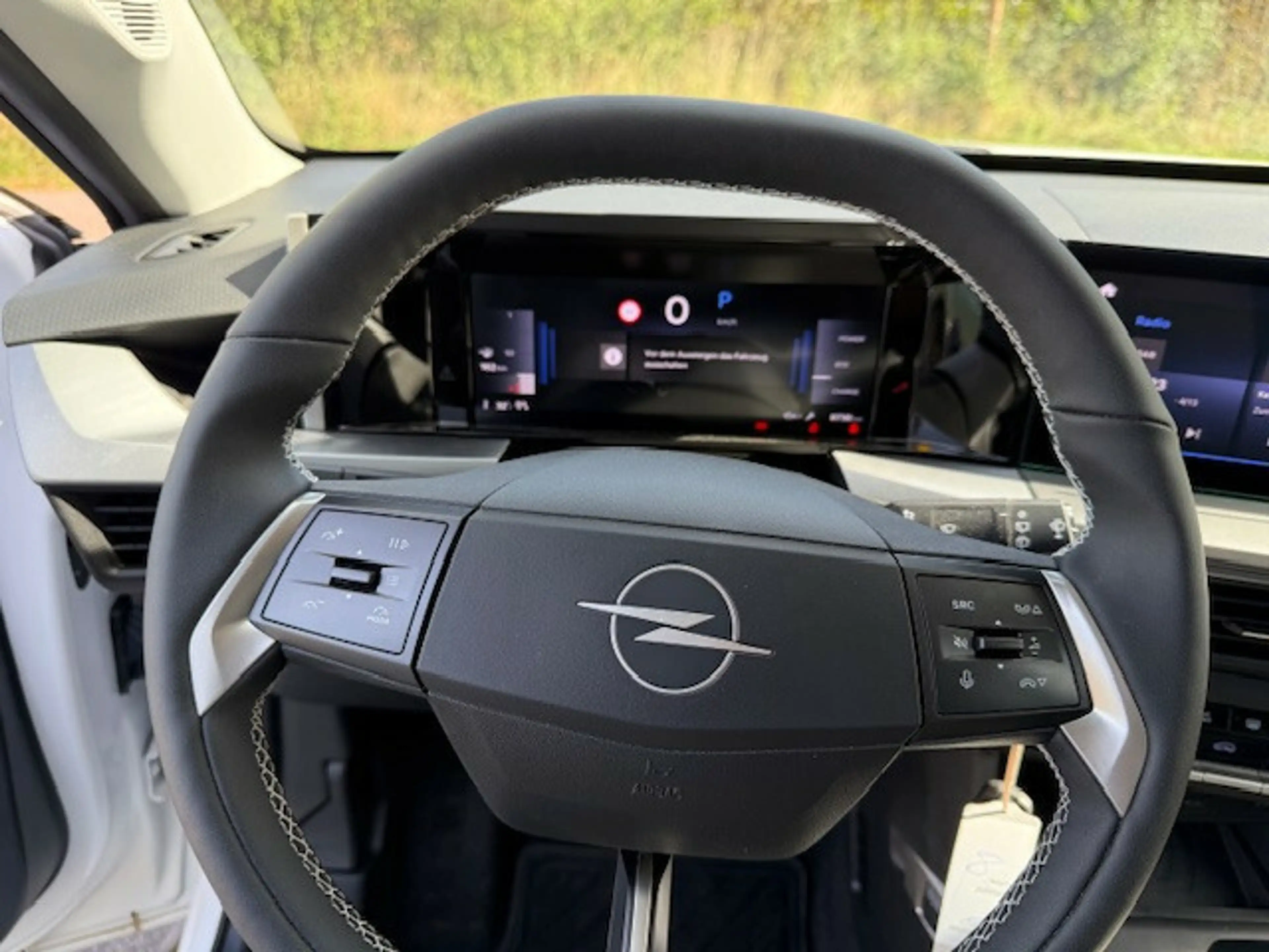 Opel Frontera 1.2 Turbo 48V Hybrid GS — photo 11