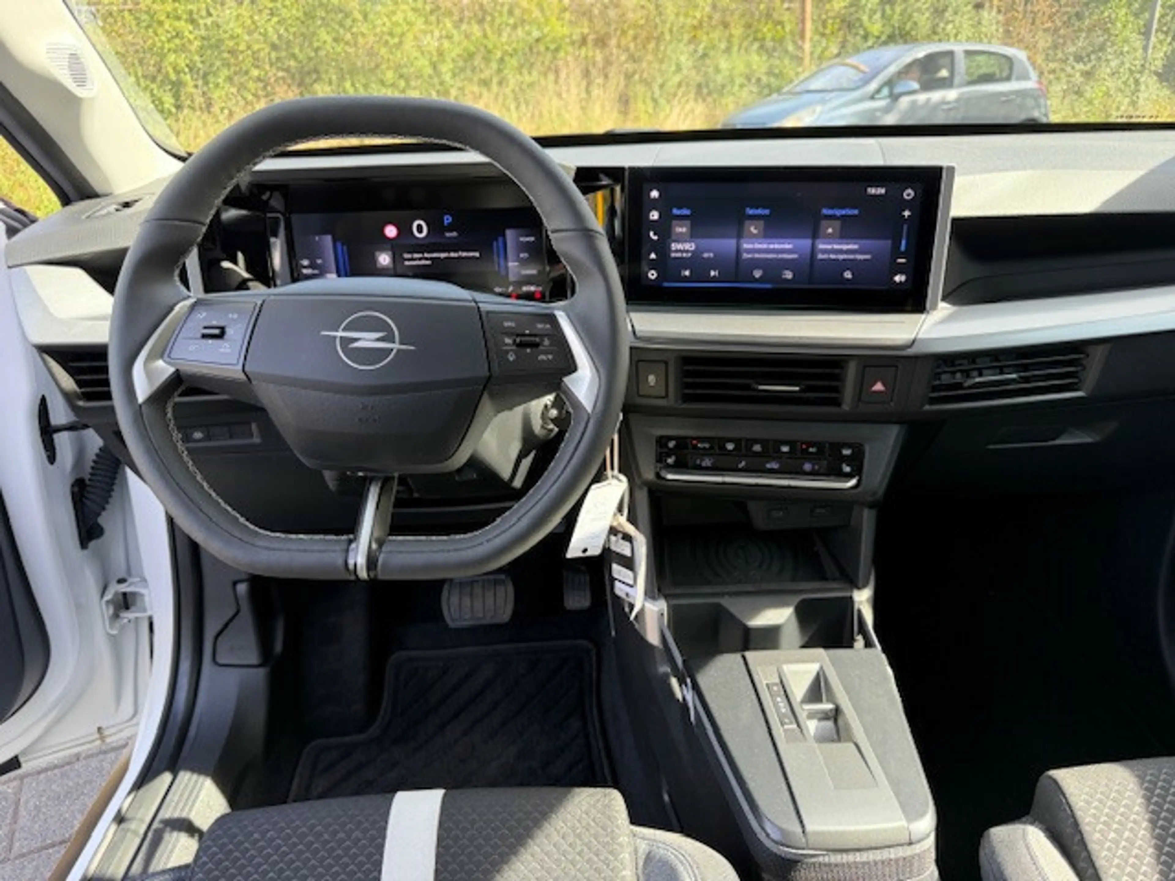 Opel Frontera 1.2 Turbo 48V Hybrid GS — photo 10