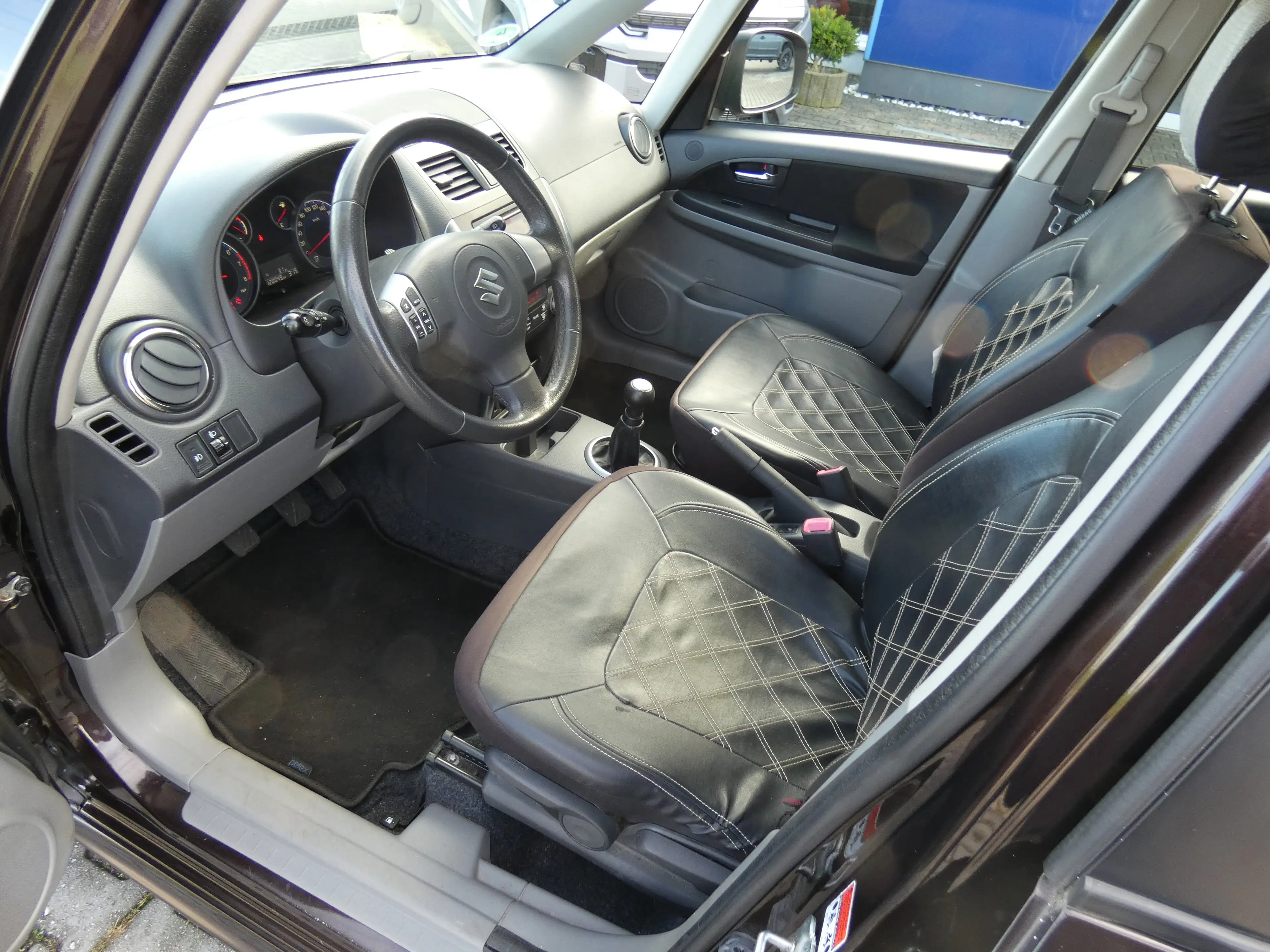 Suzuki SX4 Classic 1.6 VVT 4x2 City+ Navi, Sitzheizung, WR — photo 9