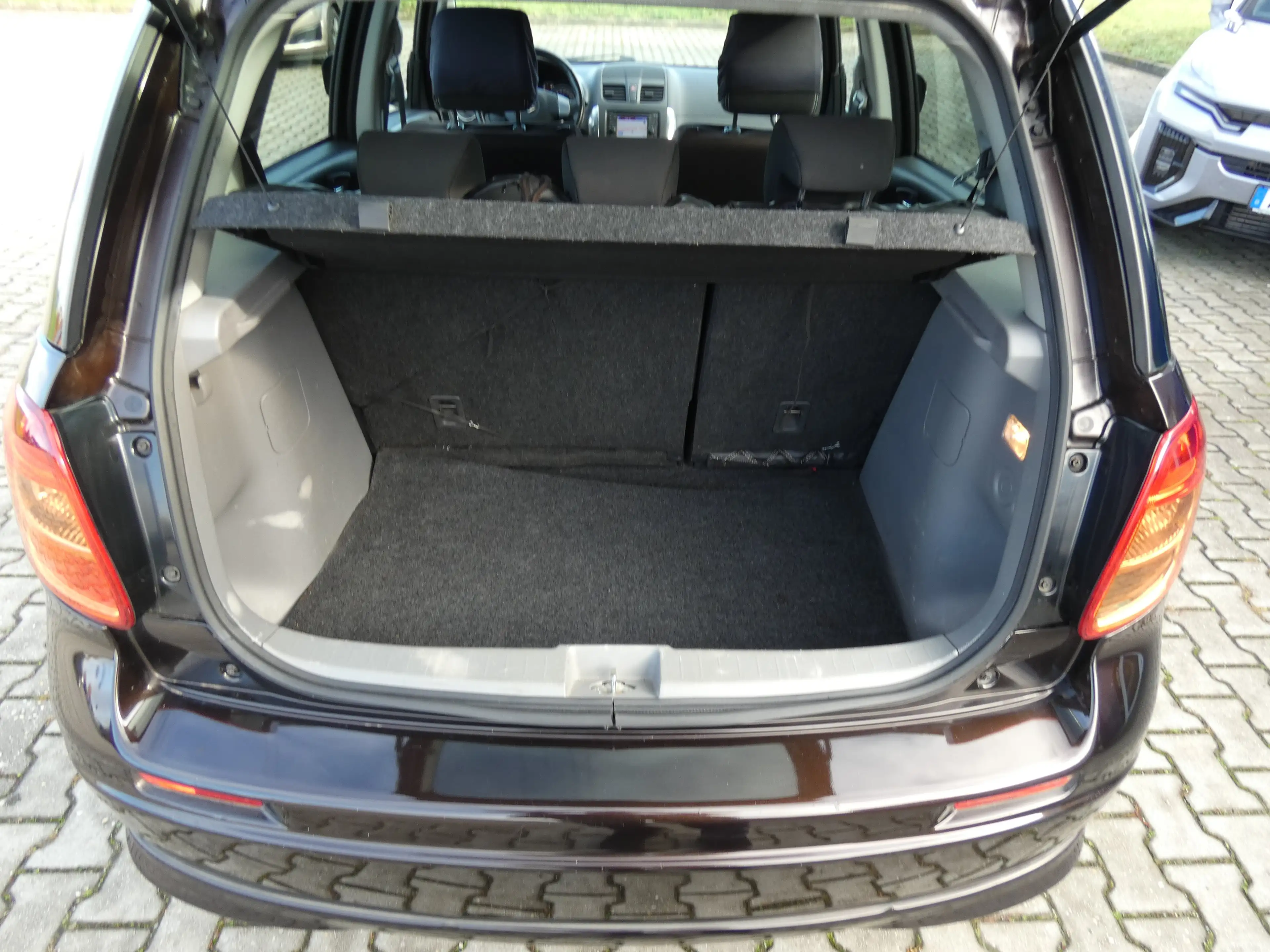 Suzuki SX4 Classic 1.6 VVT 4x2 City+ Navi, Sitzheizung, WR — photo 6