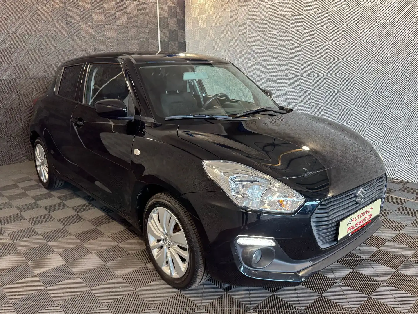Suzuki Swift Comfort*BOOSTERJET*R.KAM-SHZ-PDC-BLUETOOTH Schwarz - 1