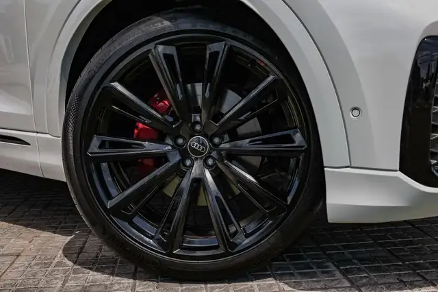 Audi Q8 view 2