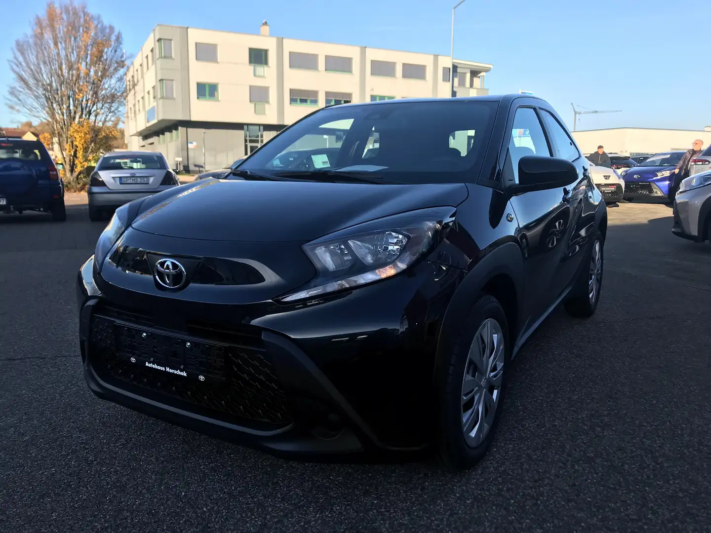 Toyota Aygo Business Edition Schwarz - 1