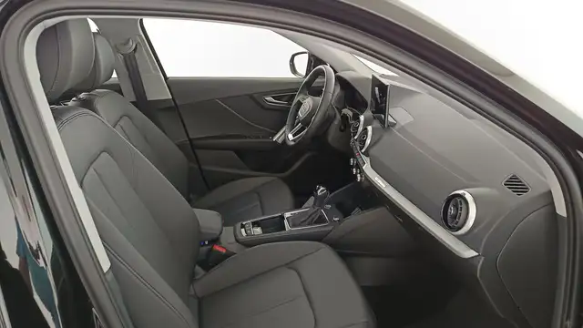 Audi Q2 view 10