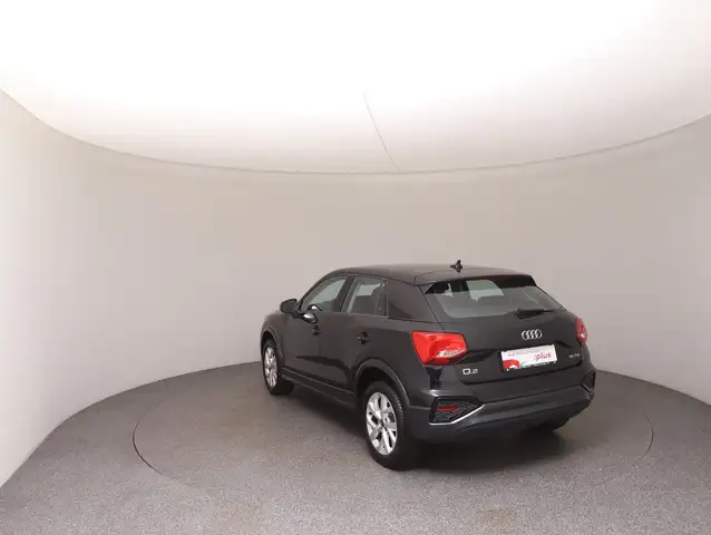 Audi Q2 view 5