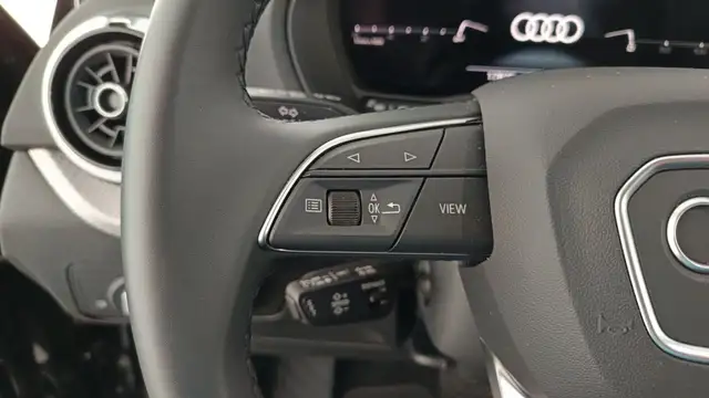Audi Q2 view 15