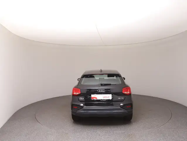 Audi Q2 view 6
