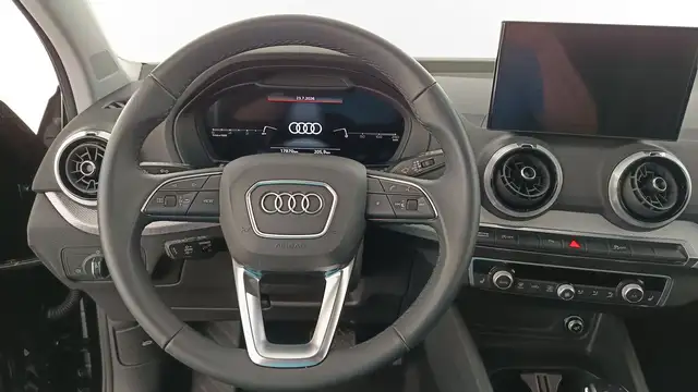 Audi Q2 view 14
