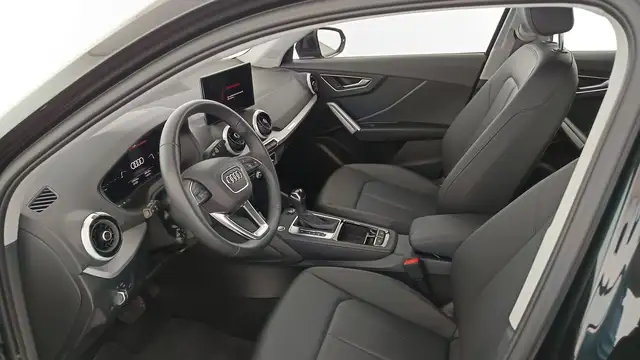 Audi Q2 view 9