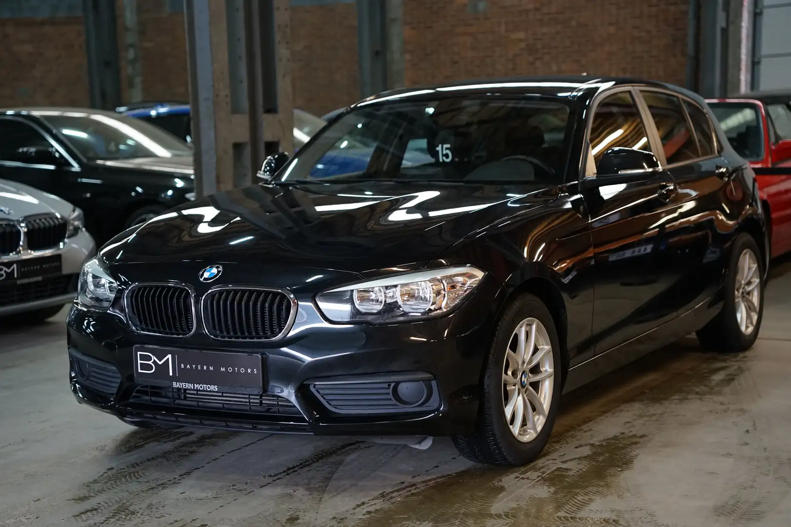 BMW 114 d Facelift Navigatie Garantie EURO6 Noir - 1