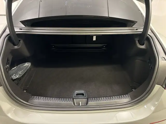 Mercedes-Benz E 220 d Limousine Wide LED PTS Cam SHZ Ansicht 16