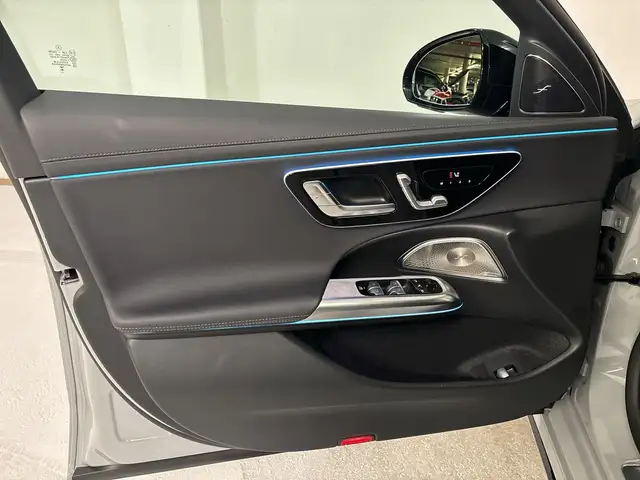 Mercedes-Benz E 220 d Limousine Wide LED PTS Cam SHZ Ansicht 12