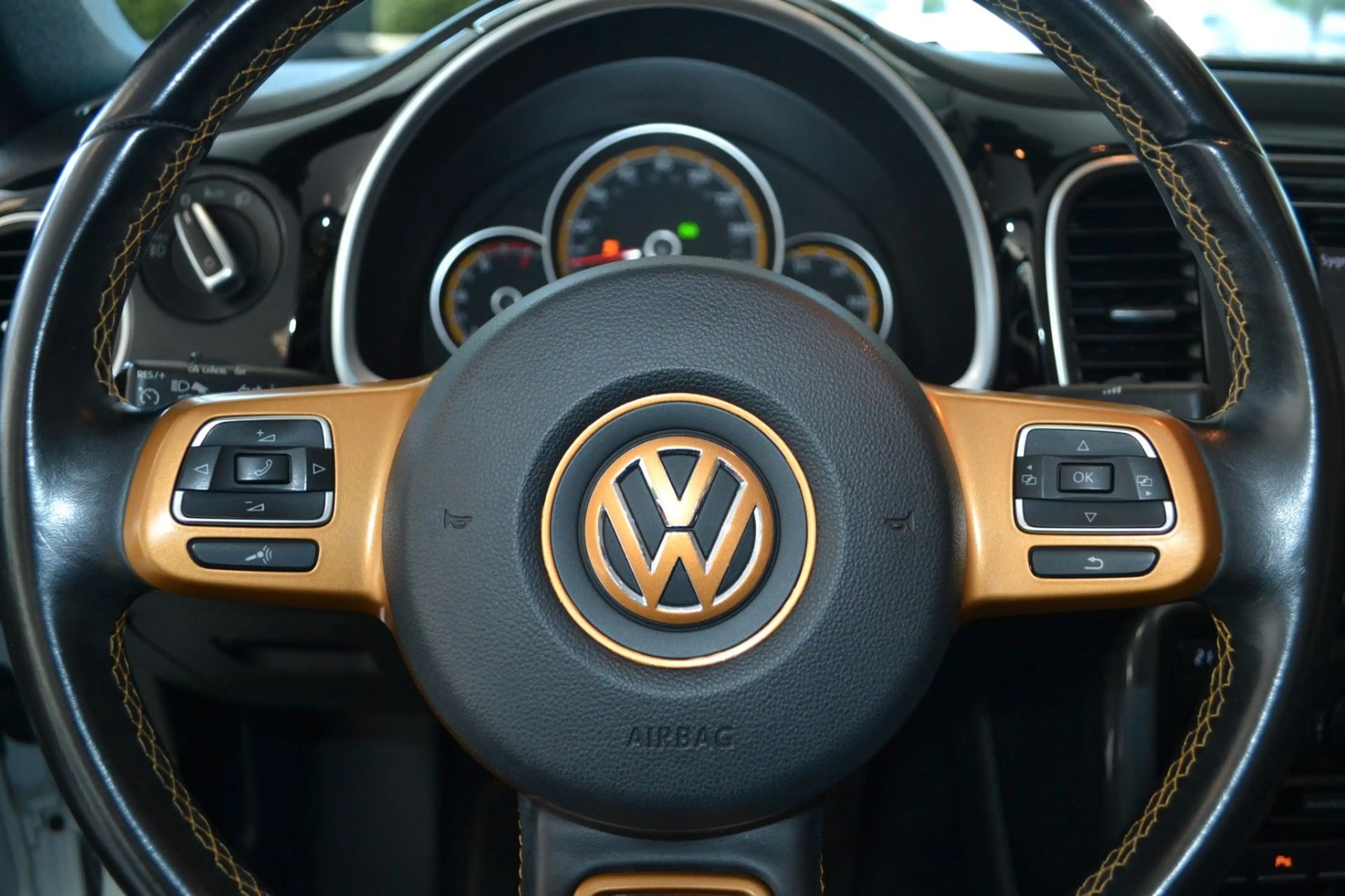 Volkswagen Beetle Cabriolet 1,8 Dune — photo 13