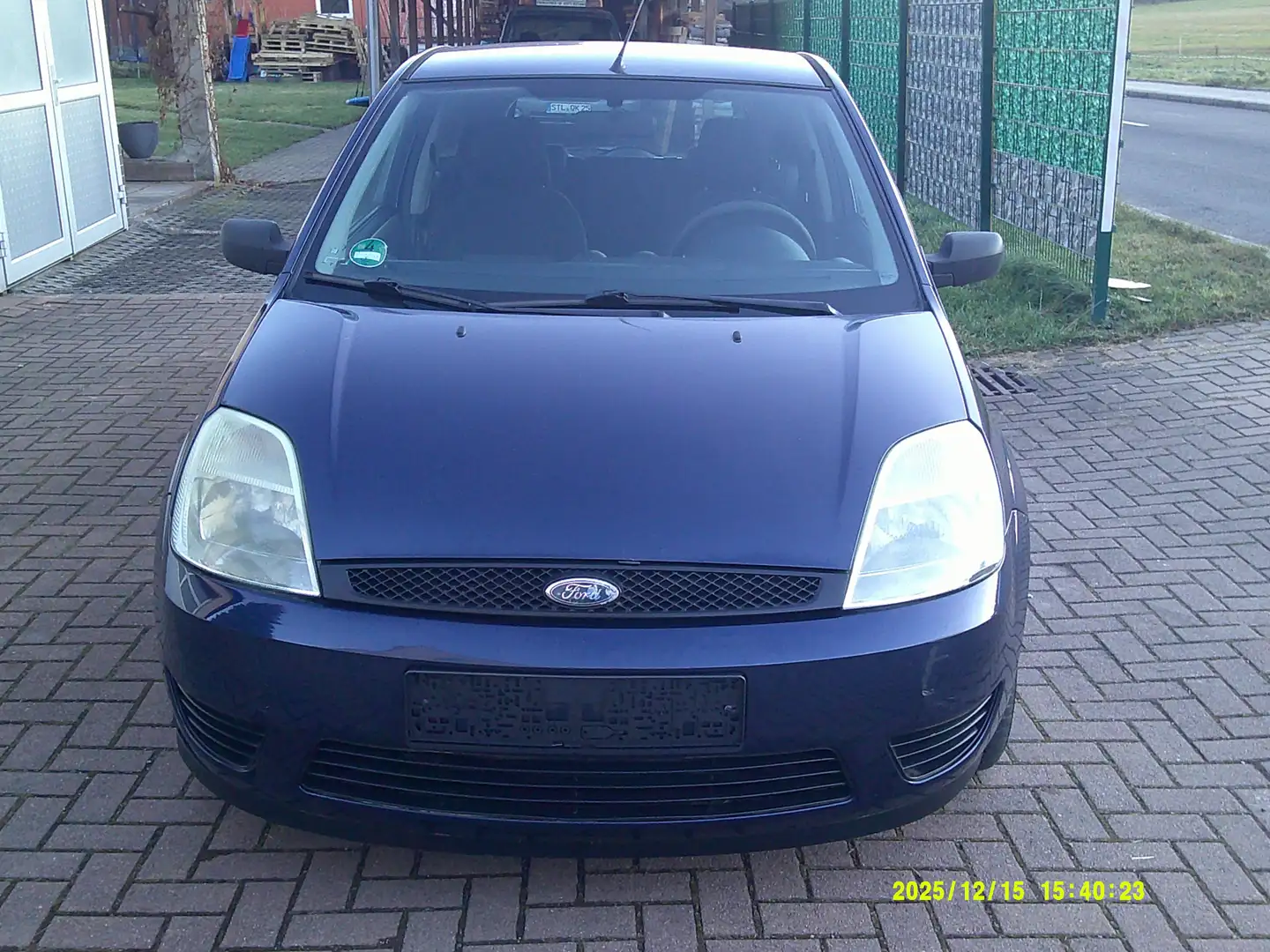 Ford Fiesta Viva X   TÜV Neu Blau - 2