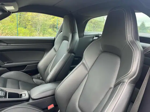 Porsche 911 view 14