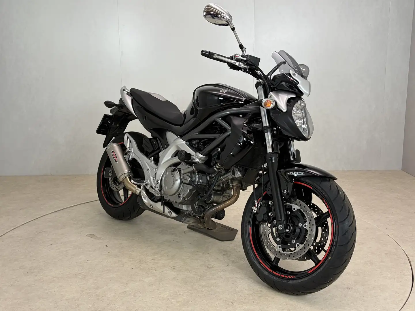 Suzuki Gladius 650 SFV ABS Zwart - 2
