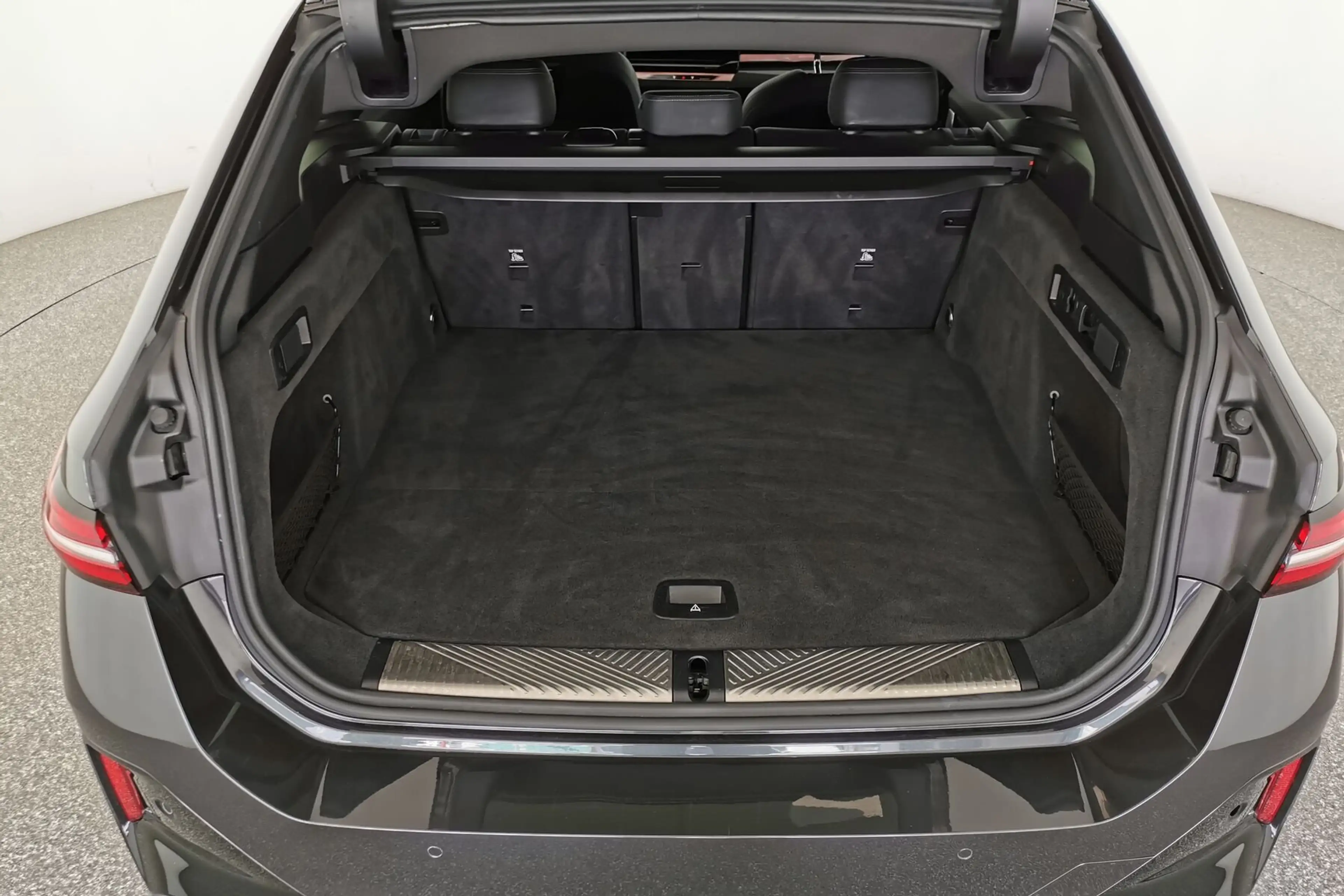 BMW 520 i M Sport 360°*ACC*AHK*Pano*4xSHZ*HUD*Matrix — photo 6