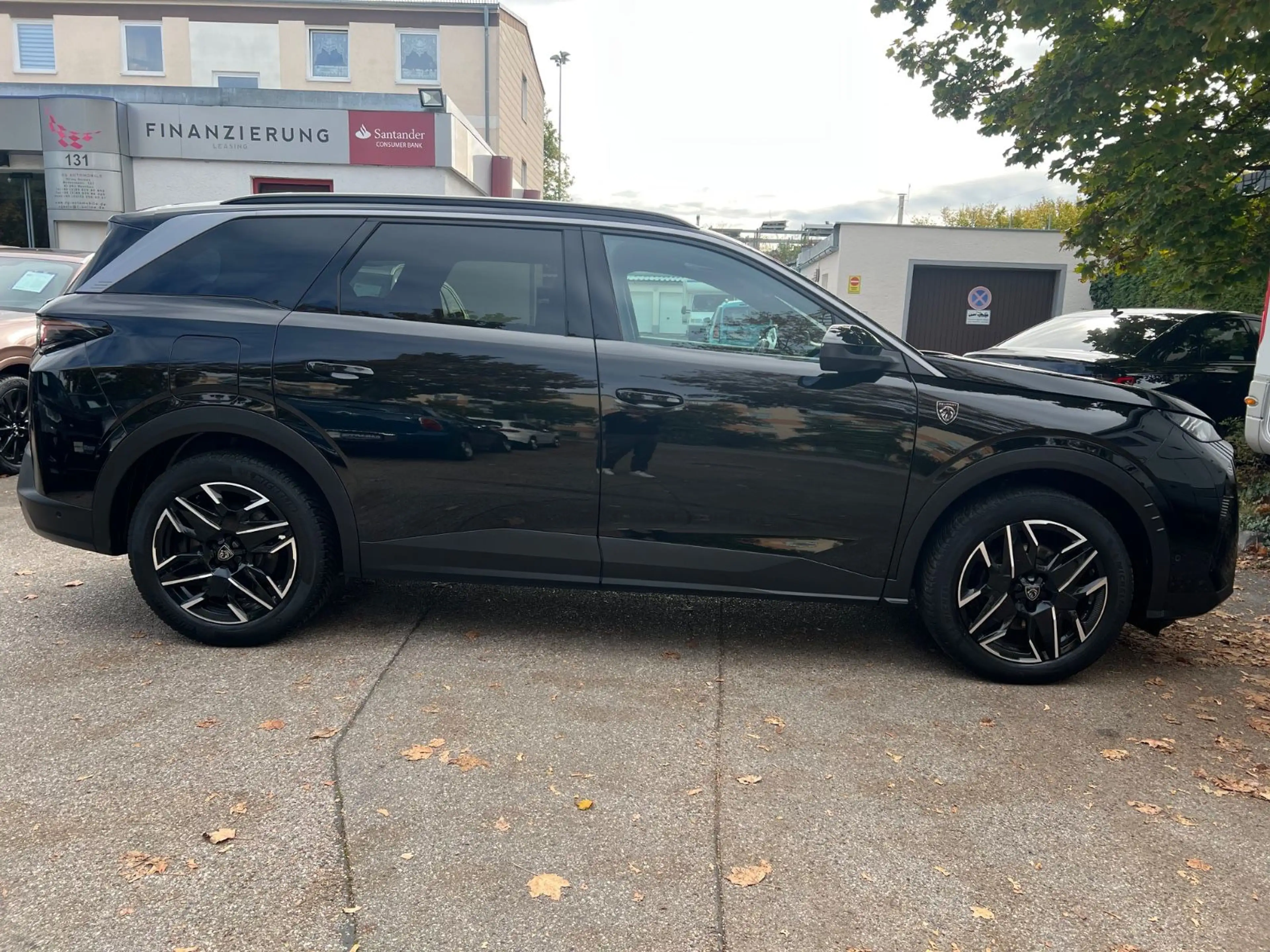 Peugeot 5008 Hybrid 145 GT AUT./7 Si./AHK/Pano/LED/19 — photo 6