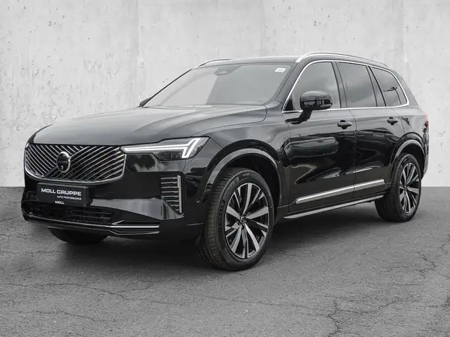 Volvo XC90 view 2
