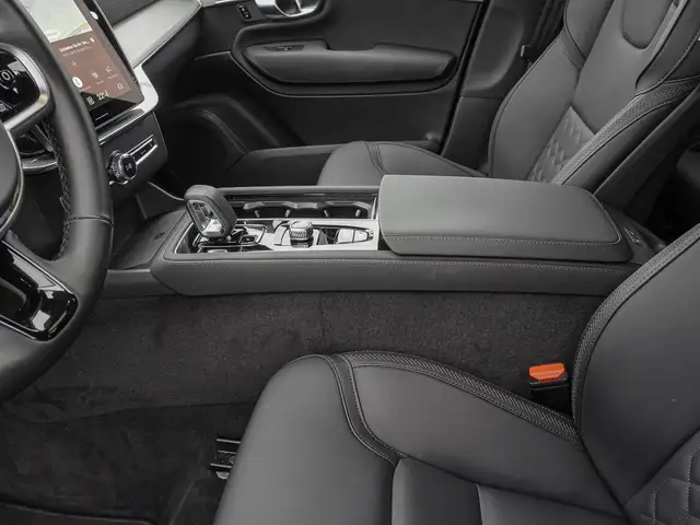 Volvo XC90 view 14