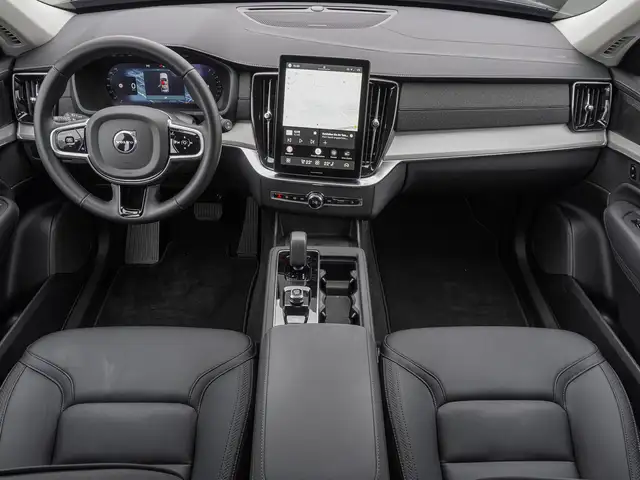Volvo XC90 view 10
