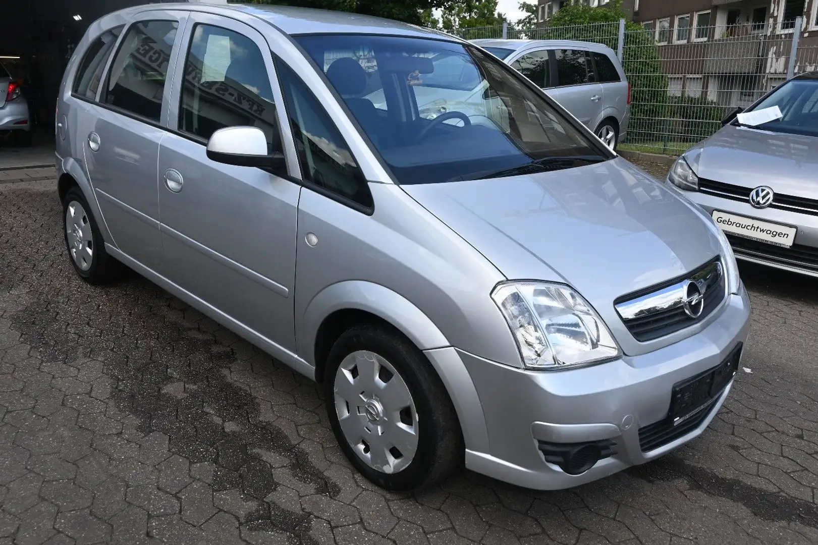 Opel Meriva Edition*Automatik*PDC*Klima*88.000km Silber - 2