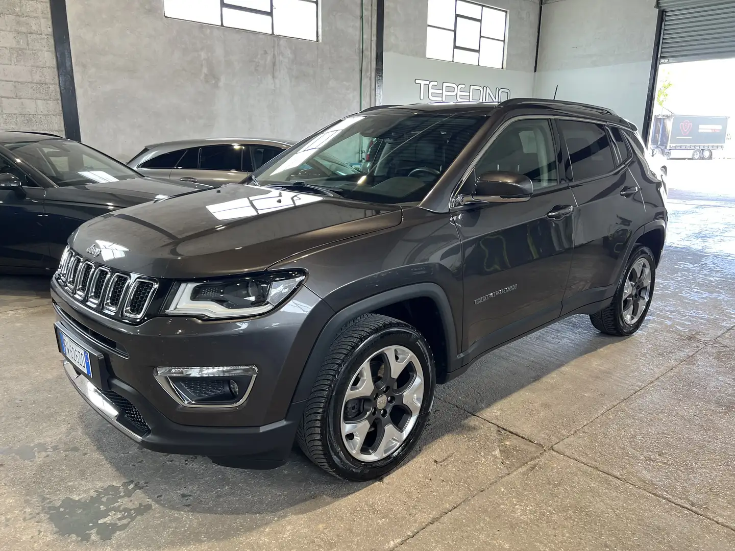 Jeep Compass 2.0 mjt Limited 4wd 140cv auto my19 Iva Esposta Grigio - 1