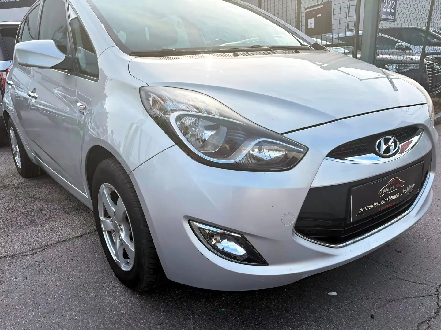 Hyundai iX20 1,4 CRDi Europe mit PICKERL 10 / 2026 Silber - 1