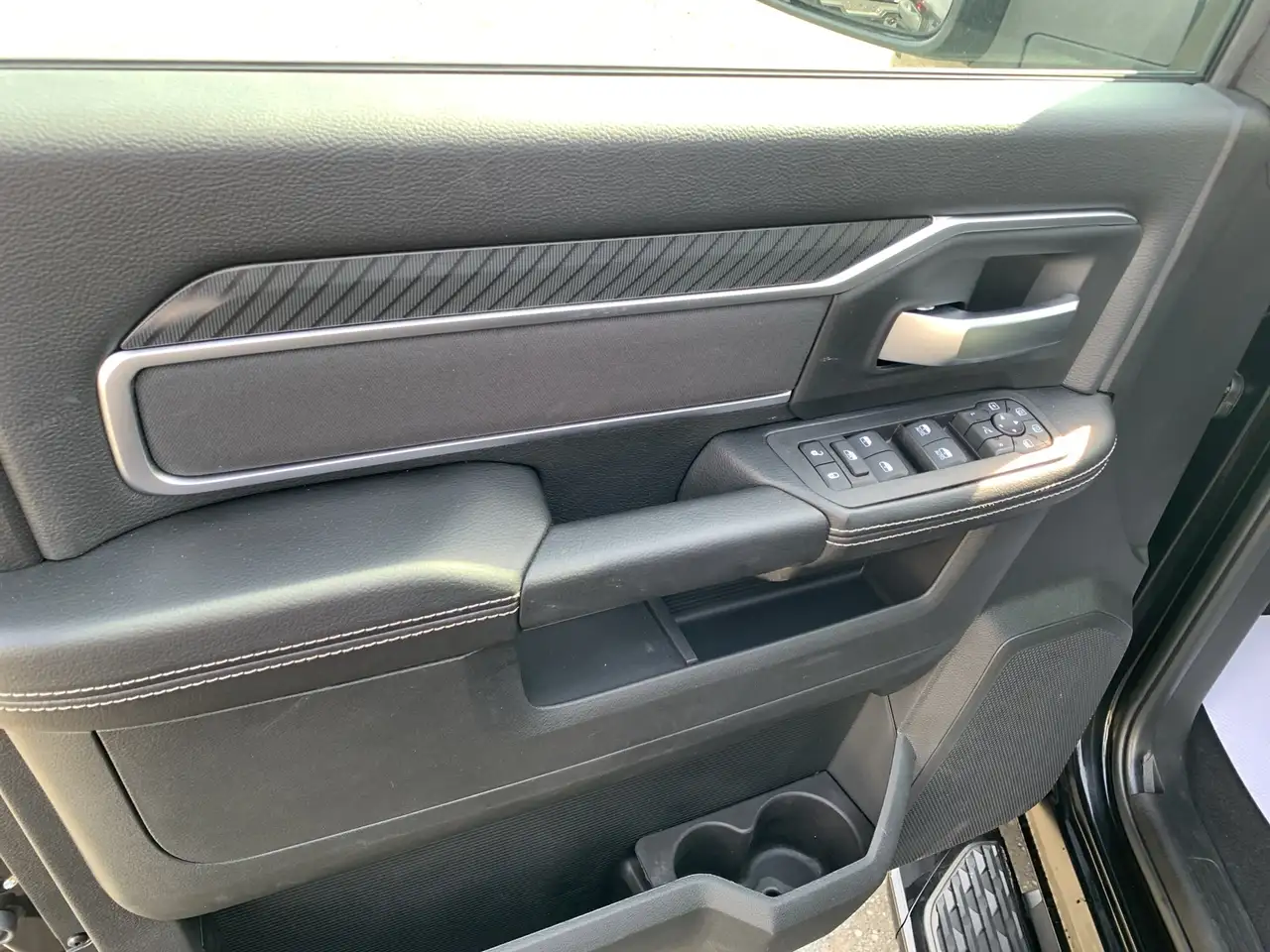RAM 2500 снимка RAM 2500