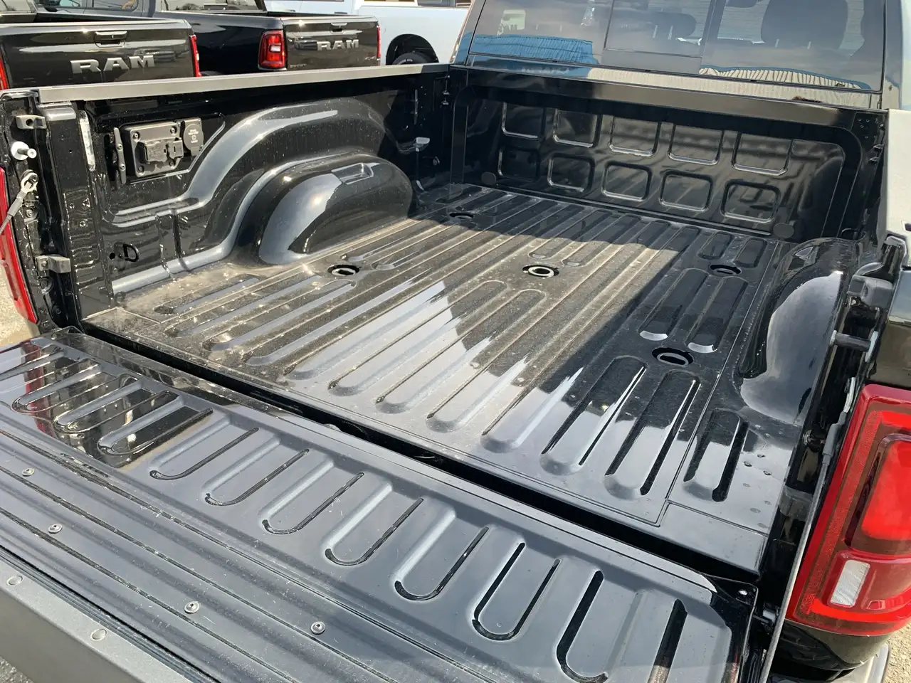 RAM 2500 снимка RAM 2500