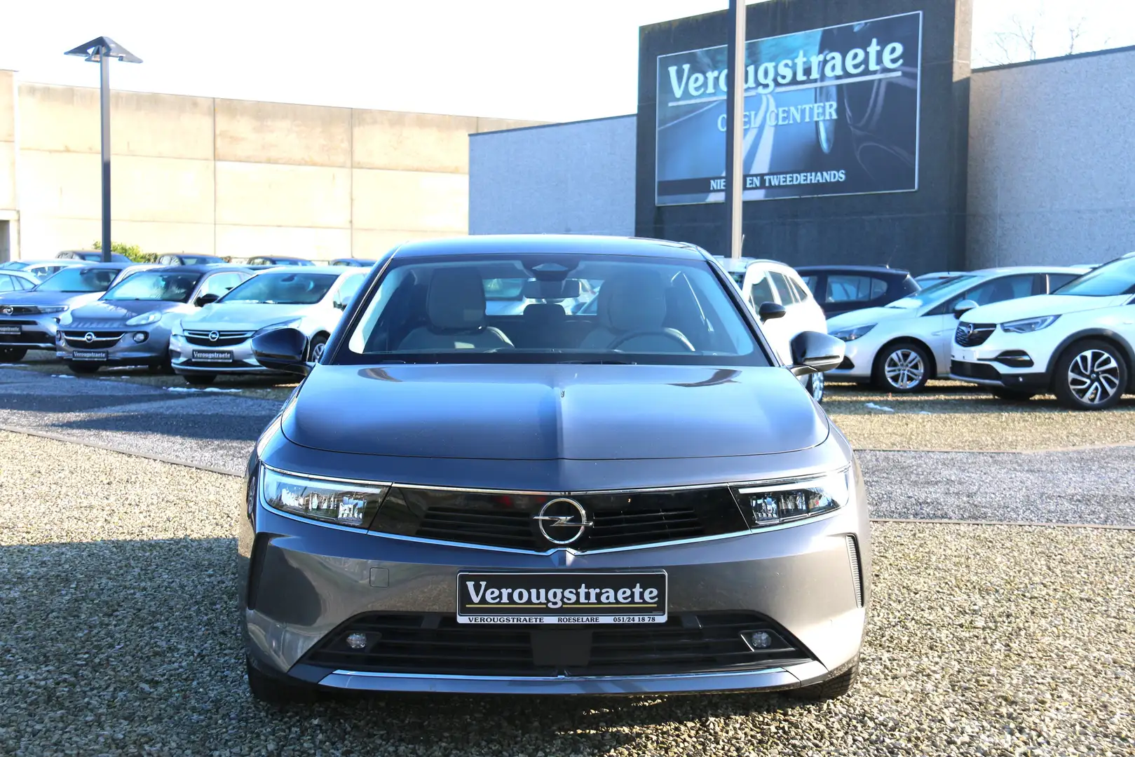 Opel Astra 1.2 Turbo Business Edition S/S (EU6.4) Grijs - 2