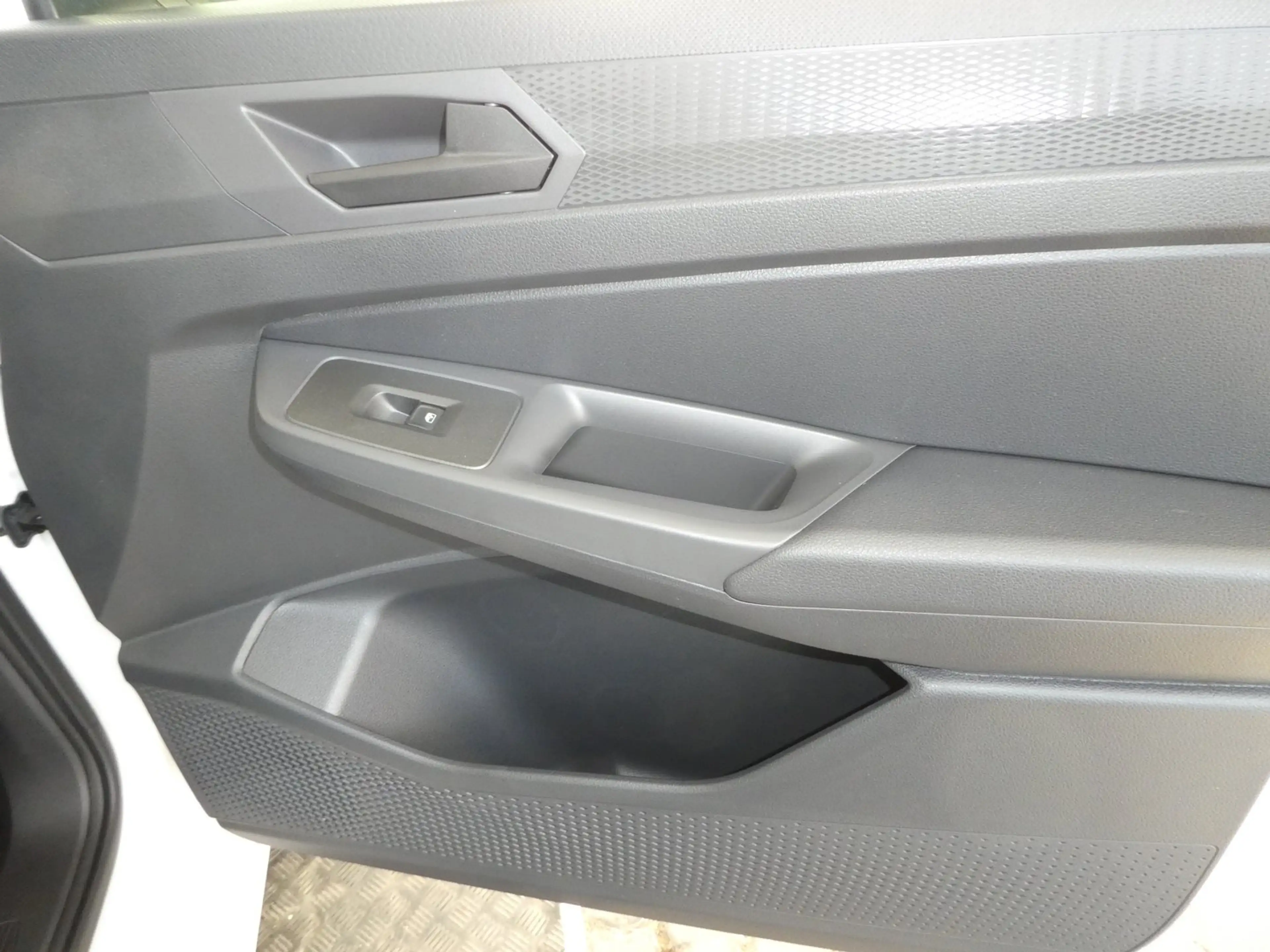 Volkswagen Caddy Cargo Entry TDI — photo 11