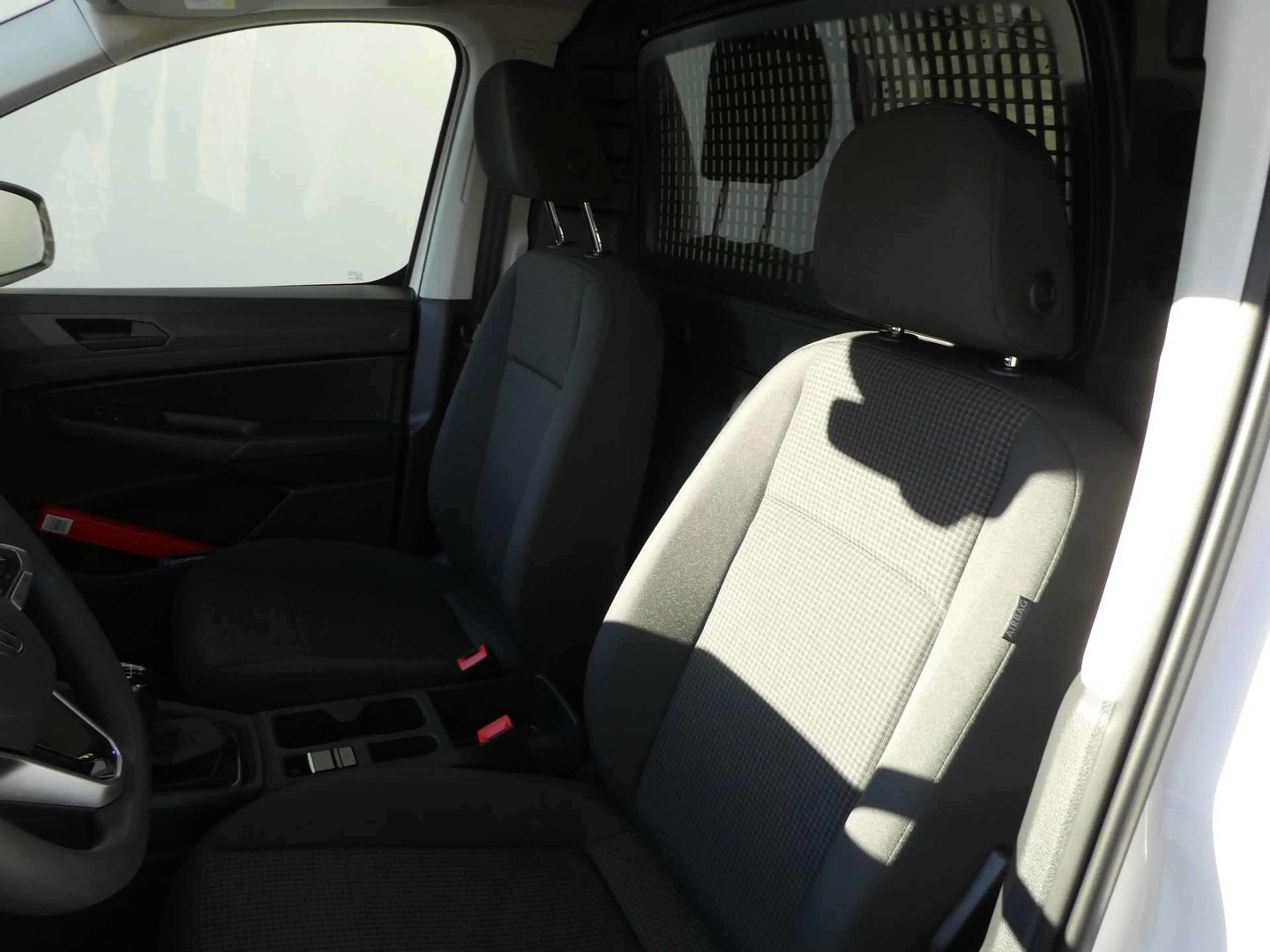 Volkswagen Caddy Cargo Entry TDI — photo 7