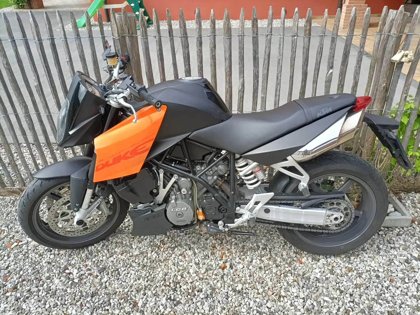 KTM 990 Super Duke Orange - 2