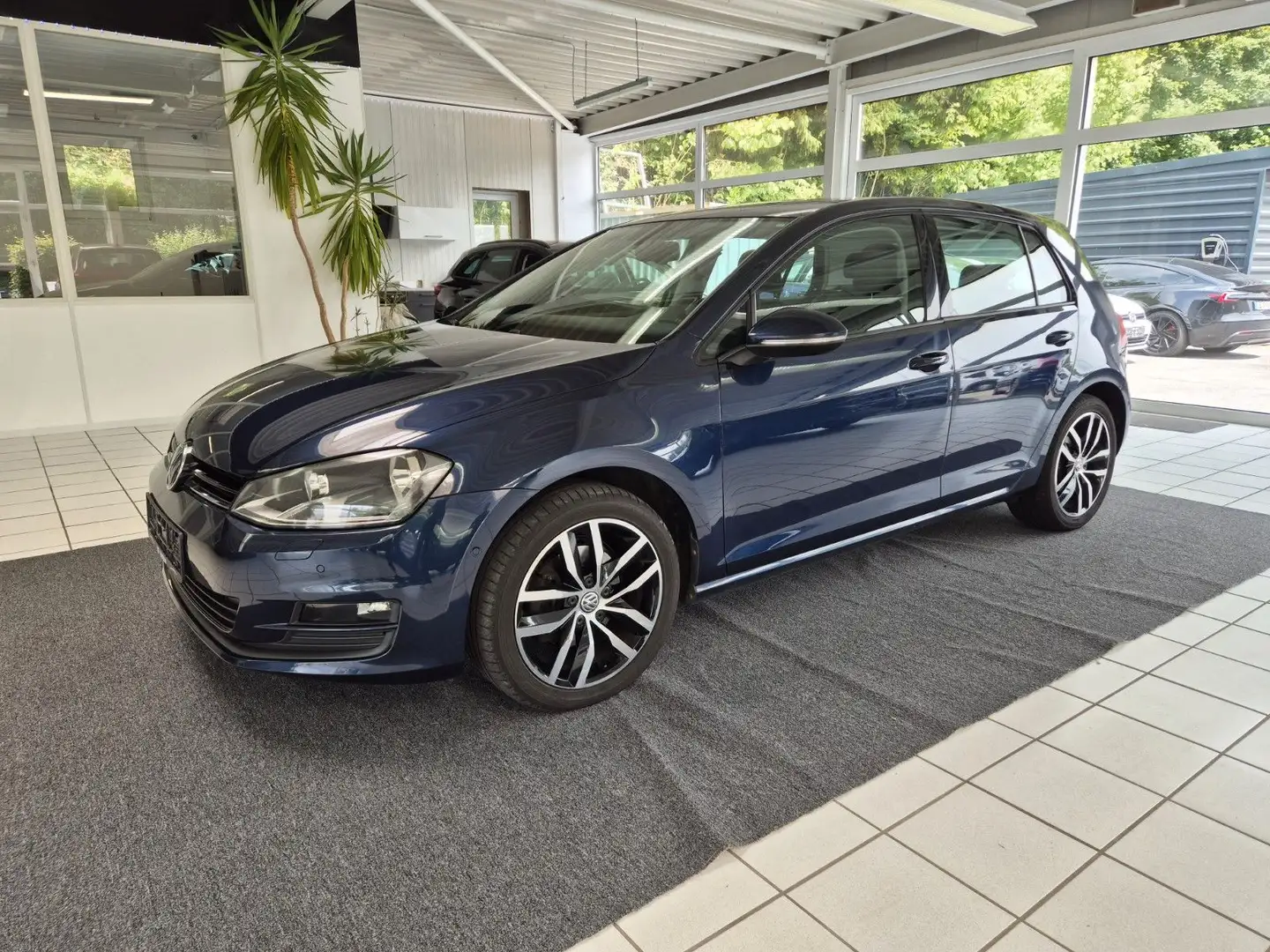 Volkswagen Golf VII Lim. Comfortline BMT*SHZ*MULTIF*ACC*AHK Bleu - 1
