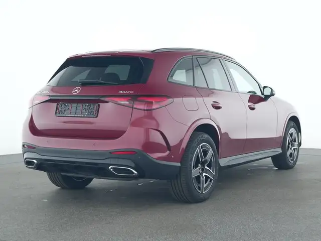 Mercedes-Benz GLC view 3