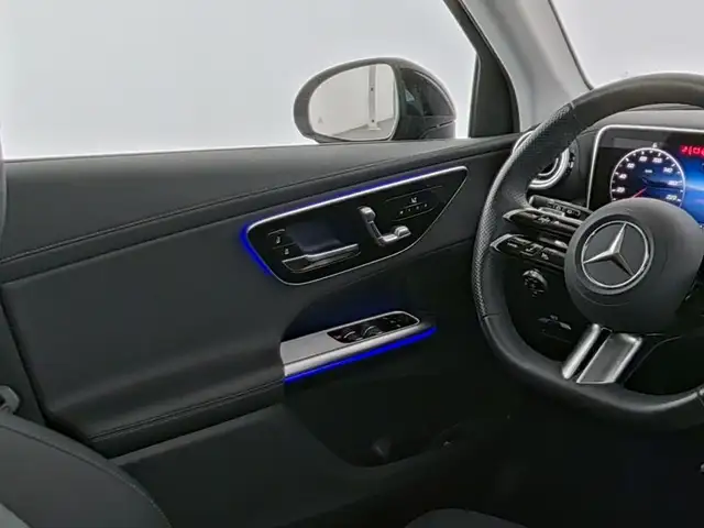 Mercedes-Benz GLC view 9