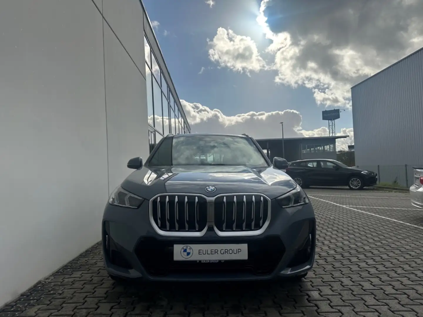BMW X1 xDrive30e M Sport AHK HUD LCProf PA+ 19''M ad.M-FW Grau - 2