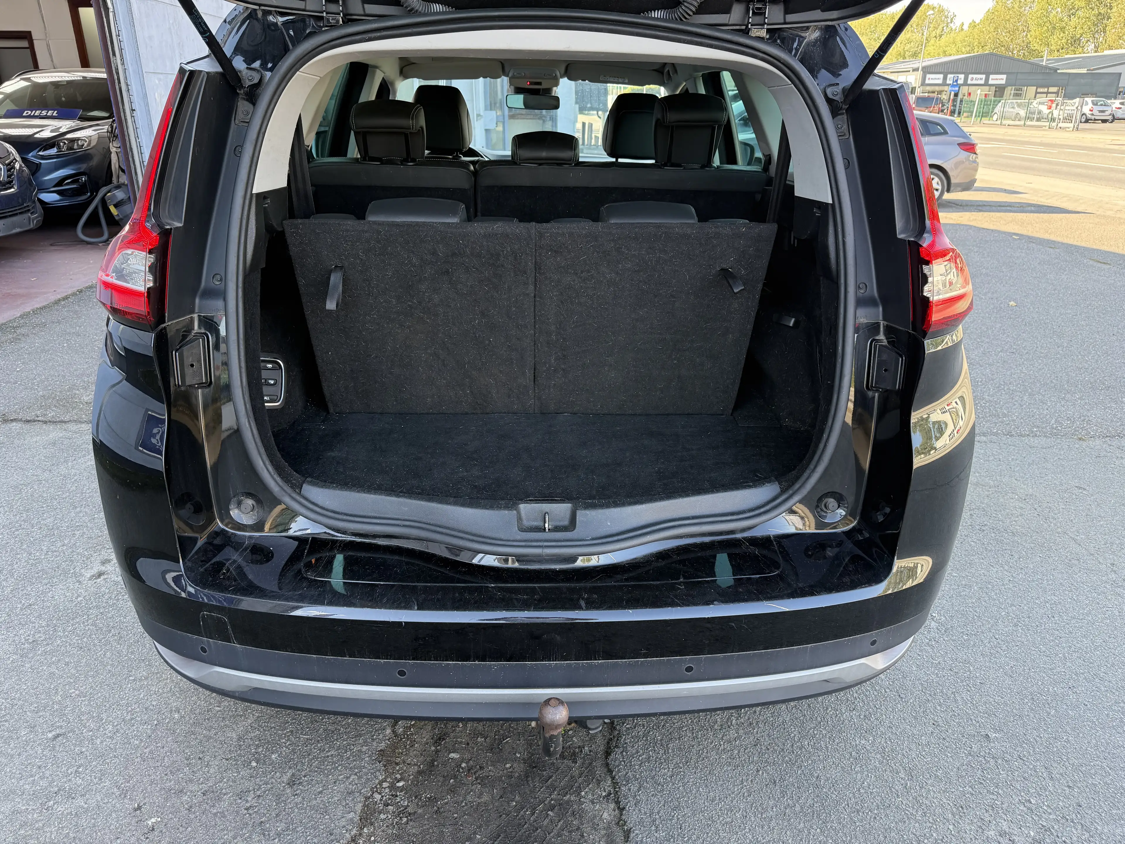 Renault Grand Scenic Grand Scénic 1.7 Blue dCi Black Edition EDC (EU6.2) — photo 9