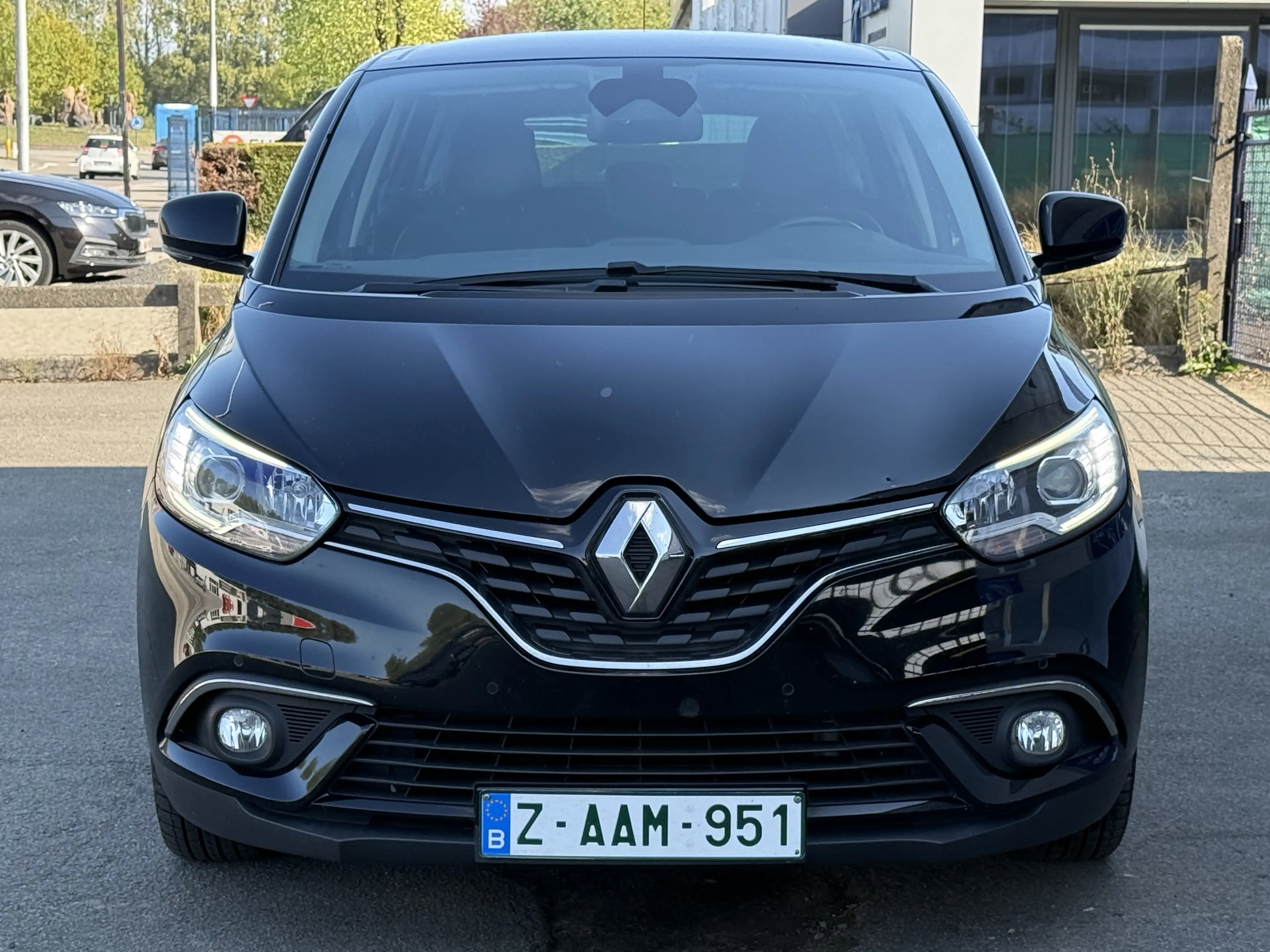 Renault Grand Scenic Grand Scénic 1.7 Blue dCi Black Edition EDC (EU6.2) — photo 2
